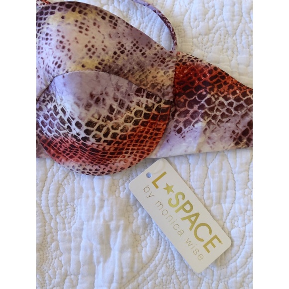 •L* Space Le Boa Bikini Top• - Picture 5 of 6